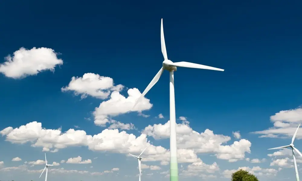 Ceny energii wiatrowej: Jak uniknąć wysokich kosztów w Polsce?