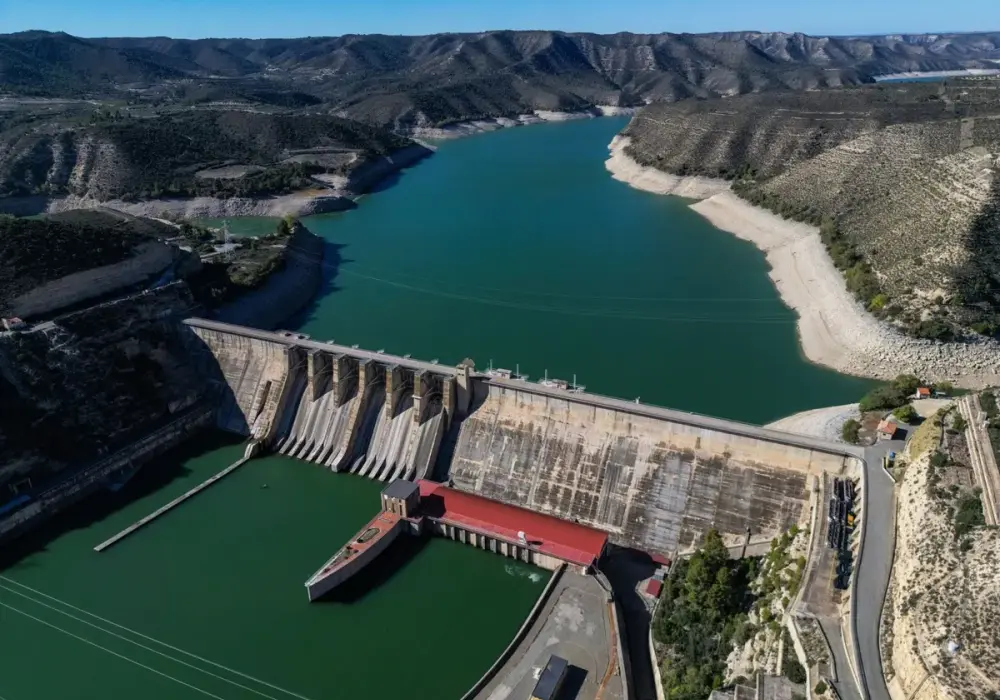 Najwięksi producenci energii wodnej: kto dominuje w branży hydrowej?