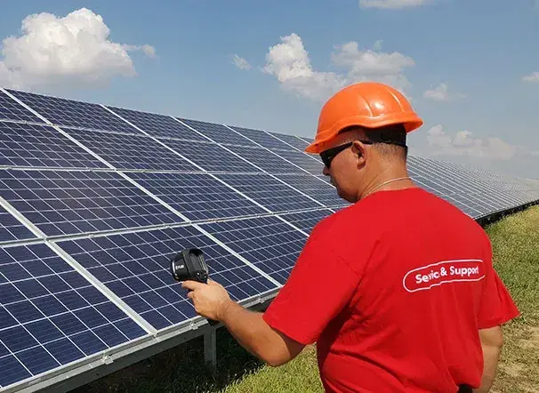 Opłacalność elektrowni słonecznej: zyski, koszty i kluczowe czynniki