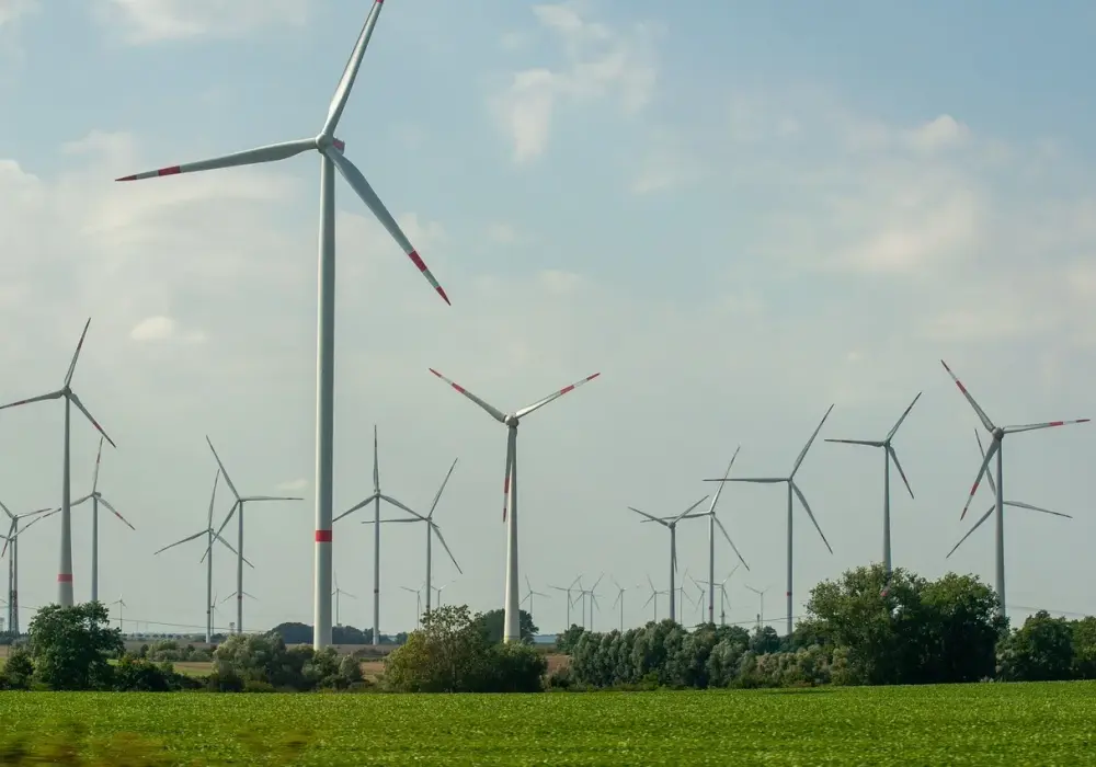 Energia wiatrowa wady i zalety: co musisz wiedzieć przed inwestycją