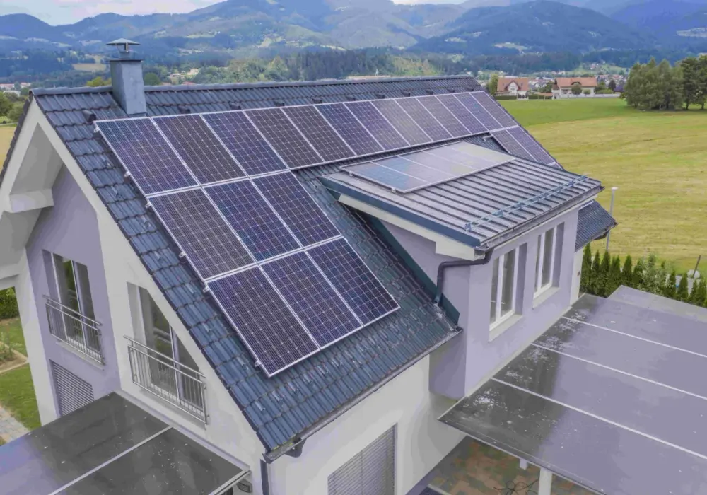 Jak zbudować domową elektrownię słoneczną i zaoszczędzić na prądzie