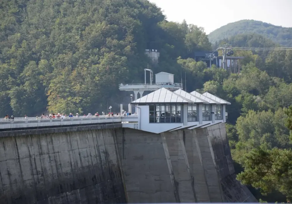 Jak powstaje energia wodna – zrozumienie procesu wytwarzania prądu