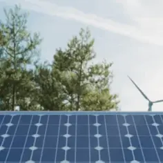 Elektrownia wiatrowo-słoneczna: Jak uniknąć wysokich rachunków za energię