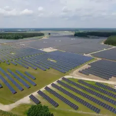 Farma elektrowni słonecznych: jak zmieniają przyszłość energii w Polsce