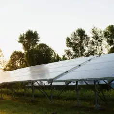 Jak uzyskać dotacje na elektrownie słoneczne i zmniejszyć koszty energii