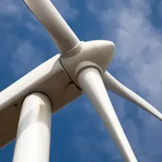 Wady energii wiatrowej: Dlaczego warto znać ich negatywne skutki