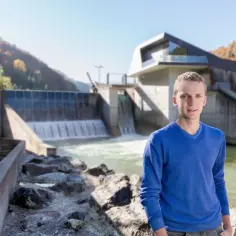 Jak skutecznie sprzedać energię z elektrowni wodnej w Polsce?