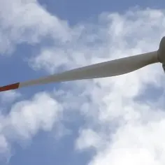 Energia wiatrowa producenci: Kto rządzi rynkiem turbin wiatrowych?