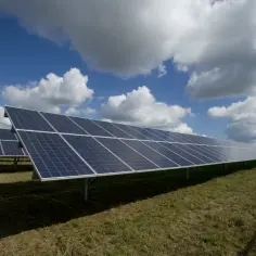 Elektrownia słoneczna w Kalifornii: jak nowoczesne technologie zmieniają energię