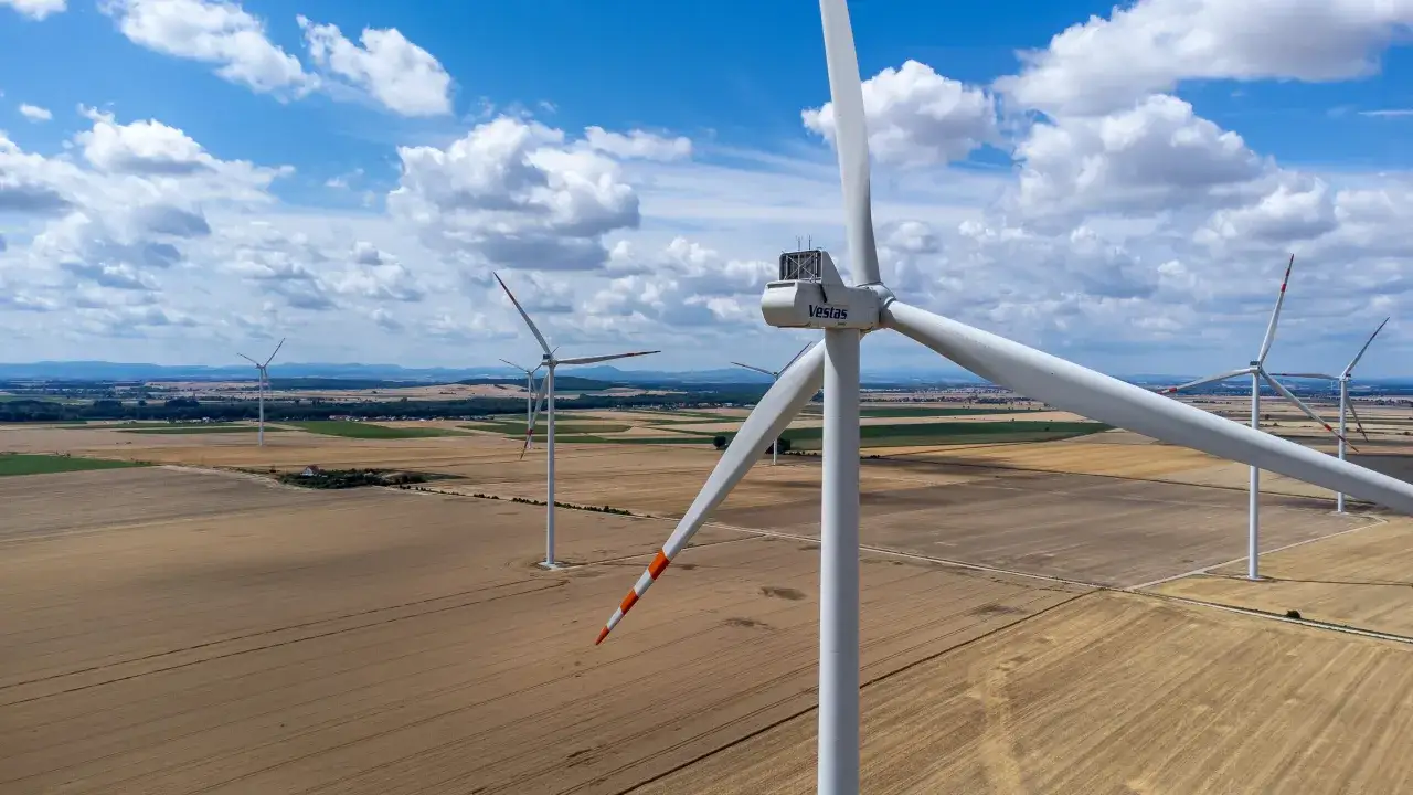 Zdjęcie Dlaczego elektrownia wiatrowa wymaga stabilizowania? Poznaj wyzwania energii wiatrowej