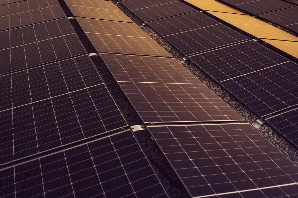 Zdjęcie Ile zarabia OZE? Przegląd wynagrodzeń w branży energii odnawialnej