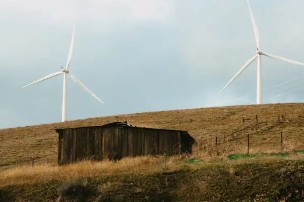 Czy warto inwestować w elektrownie wiatrowe? Sprawdź opłacalność i korzyści